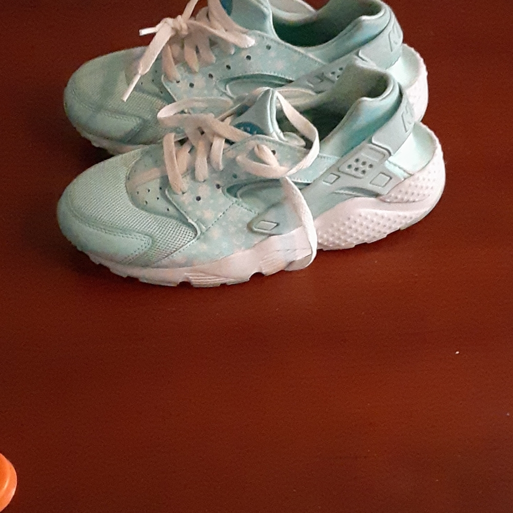 Shoes - Picture 2 of 2